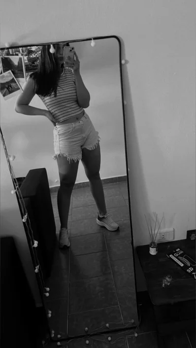 Photo of model @julieta0398