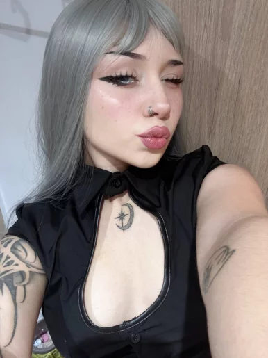 Photo of model @junosaur