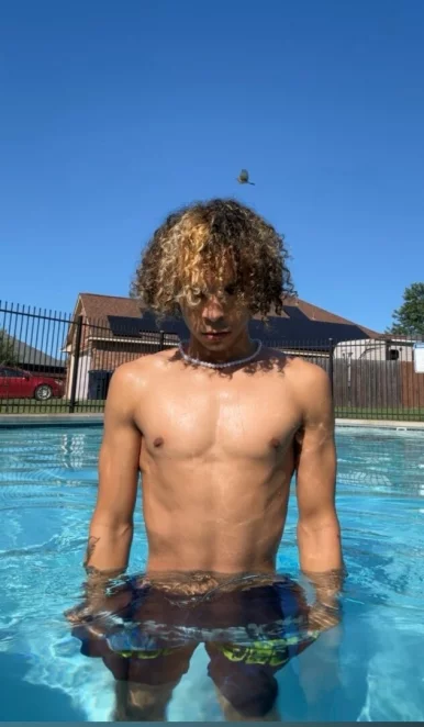 Photo of model @kalelnaji