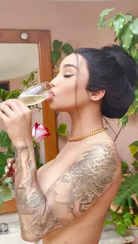 Photo of model @kallinynomura