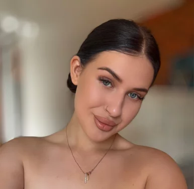 Photo of model @karigold