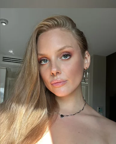 Photo of model @katelovesyouxo