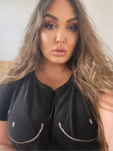 Photo of model @katjamiyatovichtv