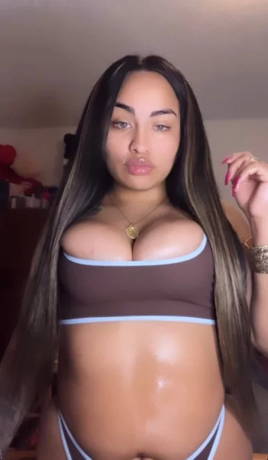 Photo of model @kbtheplug