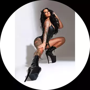 Photo of model @kerrylouise_xxx