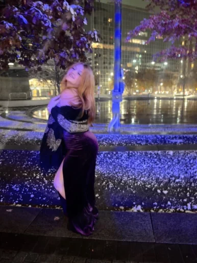 Photo of model @khloecakez