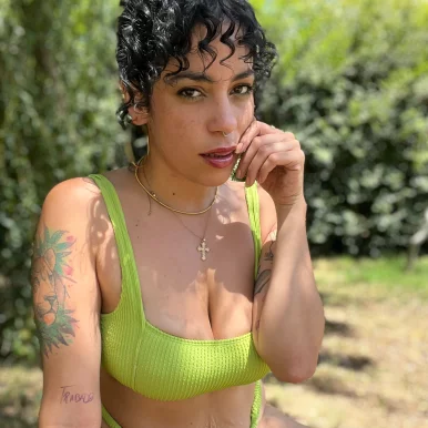 Photo of model @kinkymommyluna