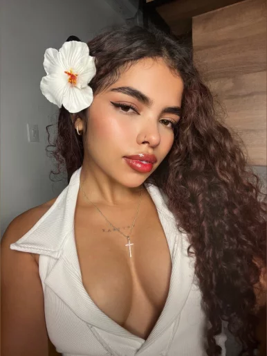 Photo of model @kiraxnight