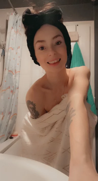 Photo of model @kirstiee96free