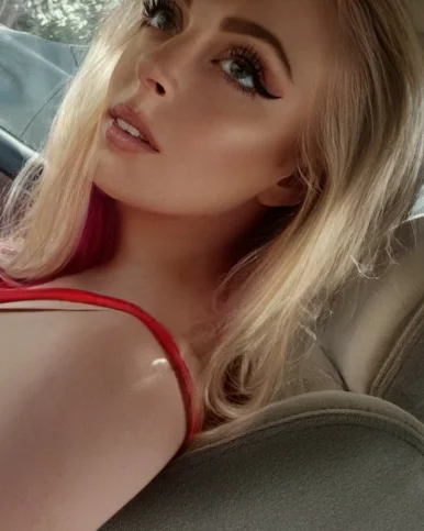 Photo of model @kissablekink_freee