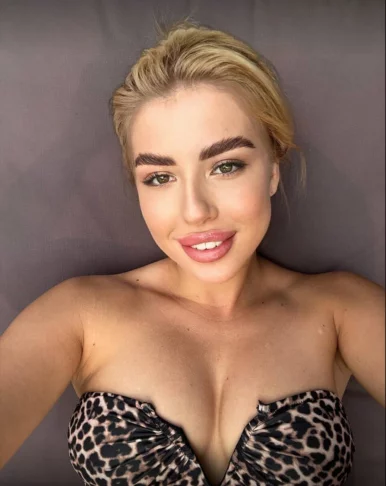 Photo of model @kitty_murr