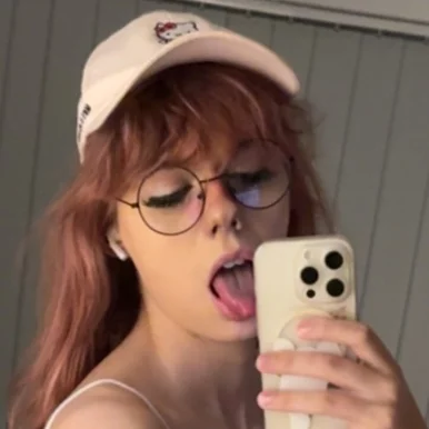 Photo of model @konekazuwu