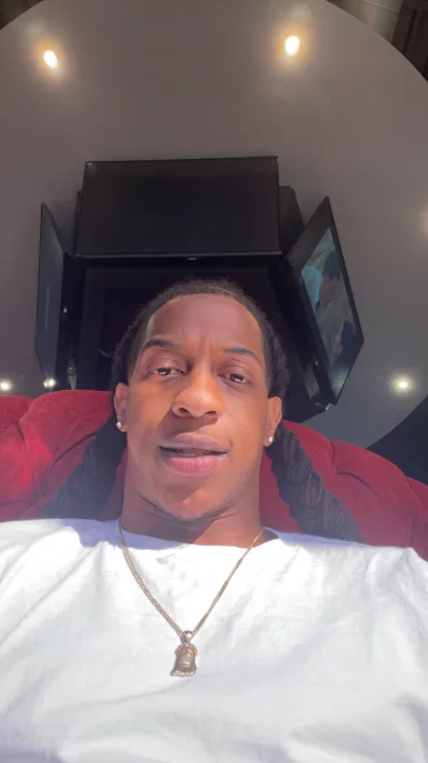 Photo of model @korey_bee