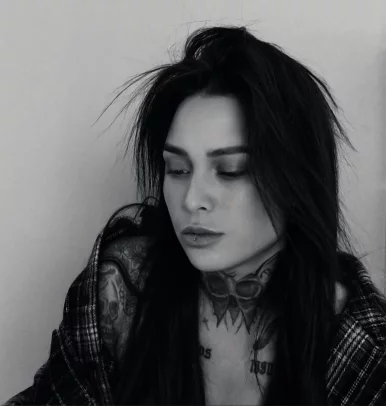 Photo of model @kourtneyinked