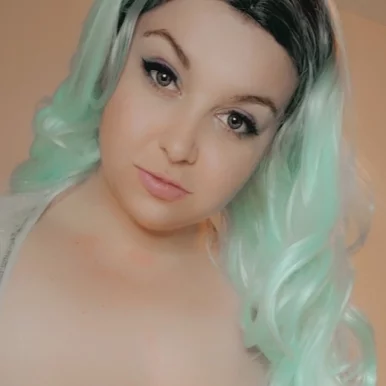 Photo of model @krystalbusty