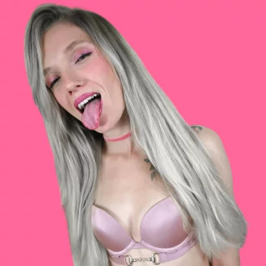 Photo of model @kyliekawaii