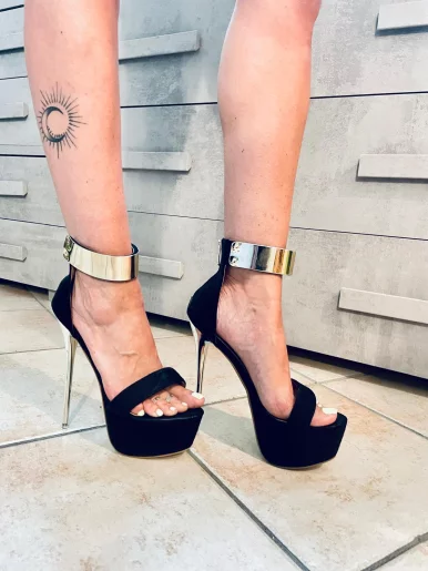 Photo of model @ladyfeet_free