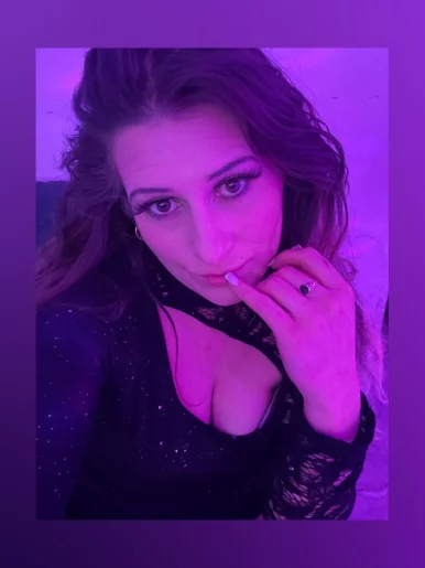 Photo of model @ladyn6