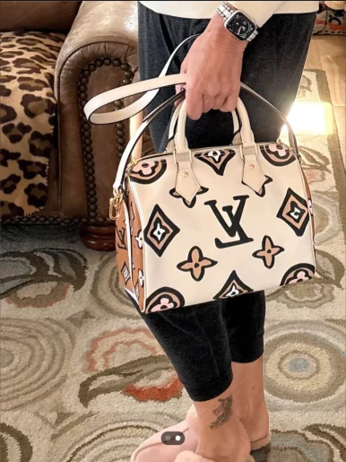 Photo of model @lambogreentiger