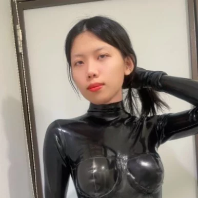 Photo of model @latexskycat