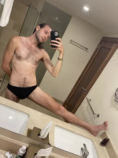 Photo of model @legslegslegs