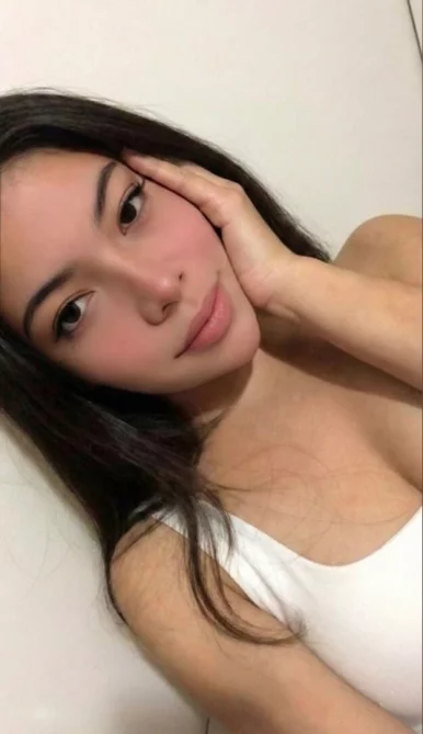 Photo of model @lena_jolicoeur