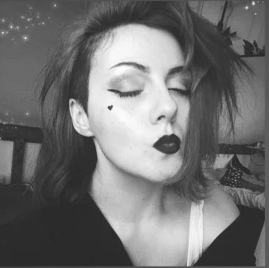 Photo of model @lenore_noir