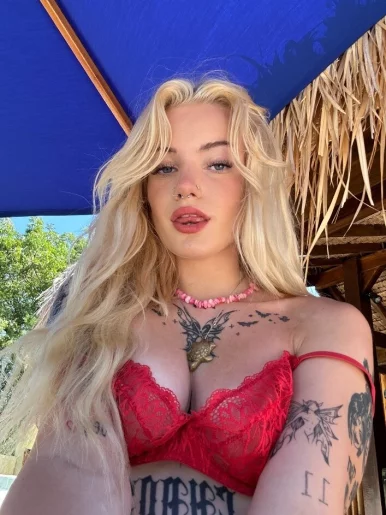 Photo of model @lexibloomes