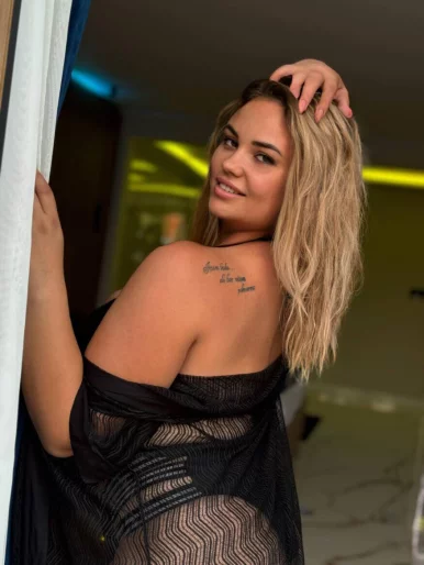 Photo of model @lilblondienextdoor