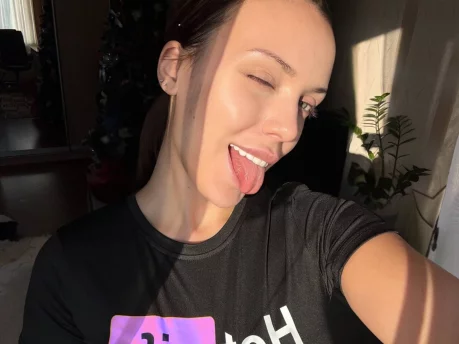 Photo of model @lili_sweetiest