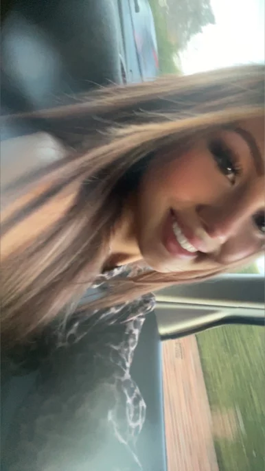 Photo of model @lilieebby