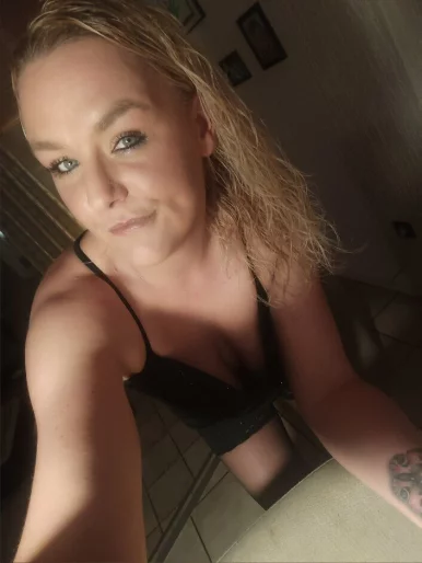 Photo of model @lillyfee34