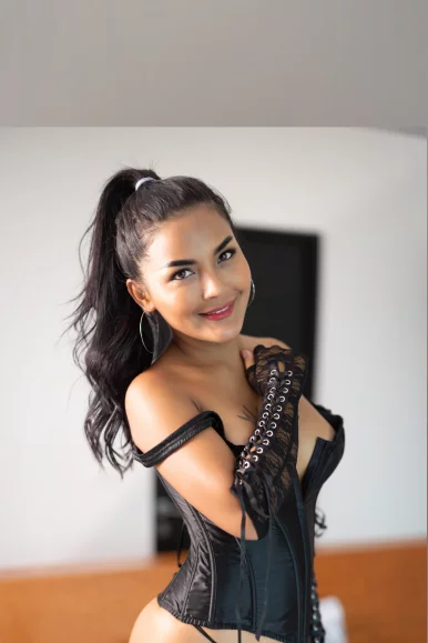 Photo of model @lilyasianx