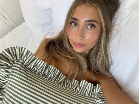 Photo of model @lilyphillipsfree