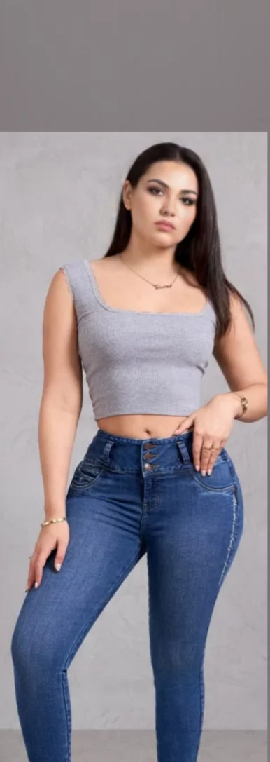 Photo of model @liralinda