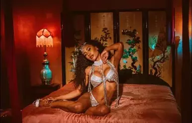 Photo of model @littledemi