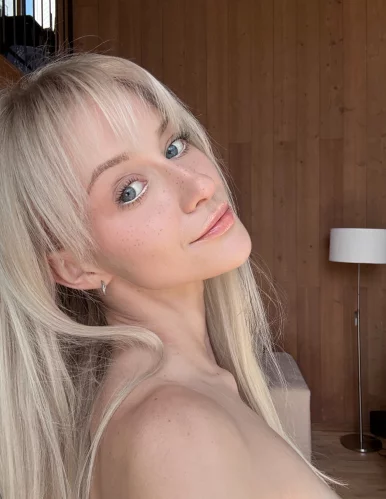 Photo of model @littlepolishangelfree