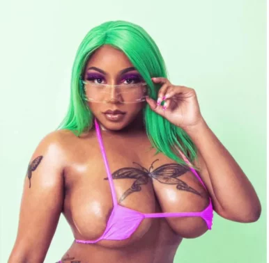 Photo of model @lizamonet