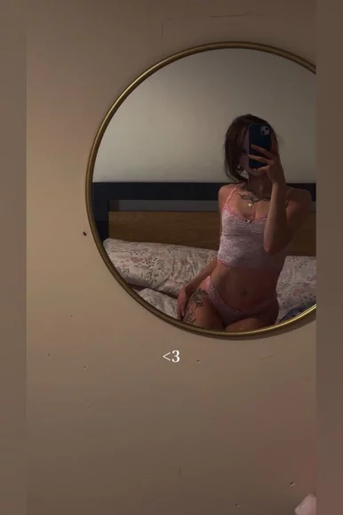 Photo of model @lolaxbunnyxo