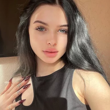 Photo of model @lollyvioleta