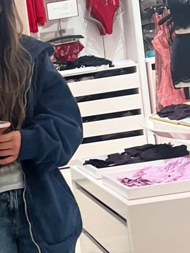 Photo of model @loosypoosy31