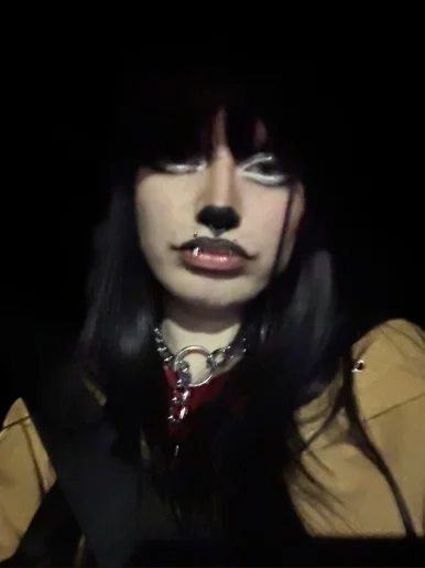 Photo of model @loserlili