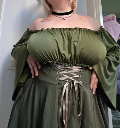 Photo of model @loula_ledsbody