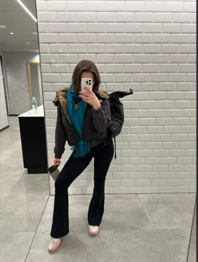 Photo of model @lucy_flexible