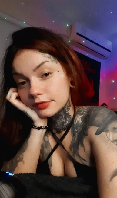 Photo of model @lucyhaunted