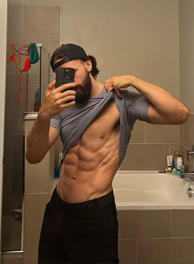 Photo of model @lukaswolfe