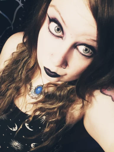 Photo of model @luna_bat