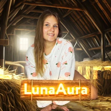 Photo of model @lunaauraaa