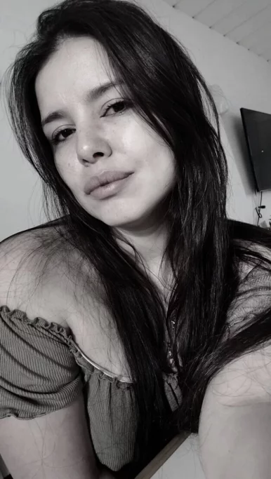 Photo of model @lunahvelvet