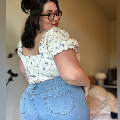 Photo of model @lunalewisfree